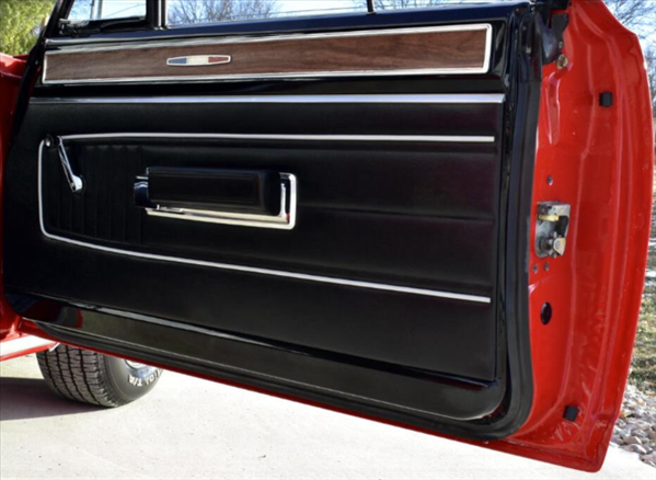 VC0570 - 1970, 1972-1973 Plymouth Satellite Door Panel Emblem. Sold individually, use 2 per car.