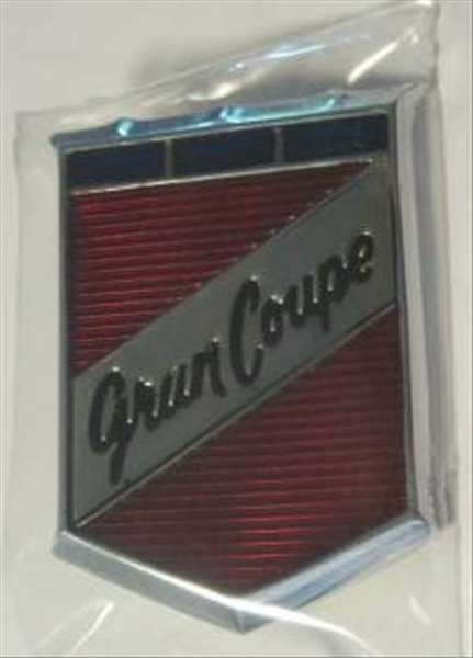 VC4075 - 1970 1971 BARRACUDA Gran Coupe Emblem. Includes hardware.