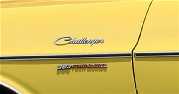 VC4233 - 1970 - 1971 Challenger 383 FOUR BARREL Fender Emblem.