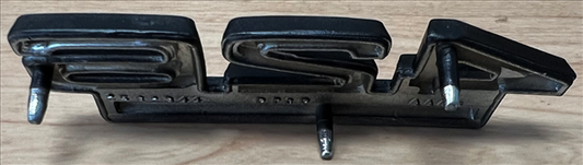 VC2344 - 1966 - 1967 Mopar models.Reproduction 426 HEMI fender emblem.