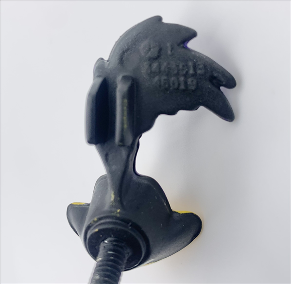 VC3513 - 1971 Road Runner Bird Grille Emblem. Includes Mounting Hardware.