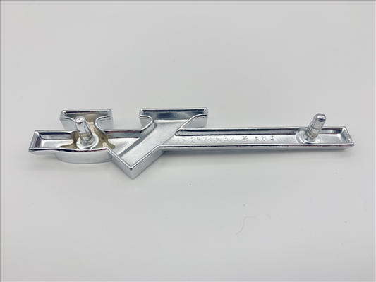 VC8632 - 1965 Plymouth  Commando V-8 fender emblem